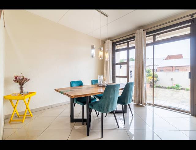 3 BEDROOM TOWNHOUSE FOR SALE IN GLENVISTA